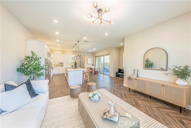 MLS #OC25150122 image #2