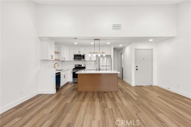 MLS #OC25150130 image #11