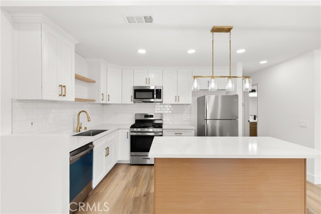 MLS #OC25150130 image #12