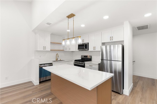 MLS #OC25150130 image #14