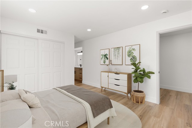 MLS #OC25150130 image #4