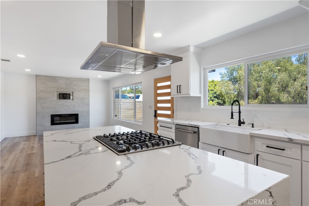 MLS #OC25150250 image #10