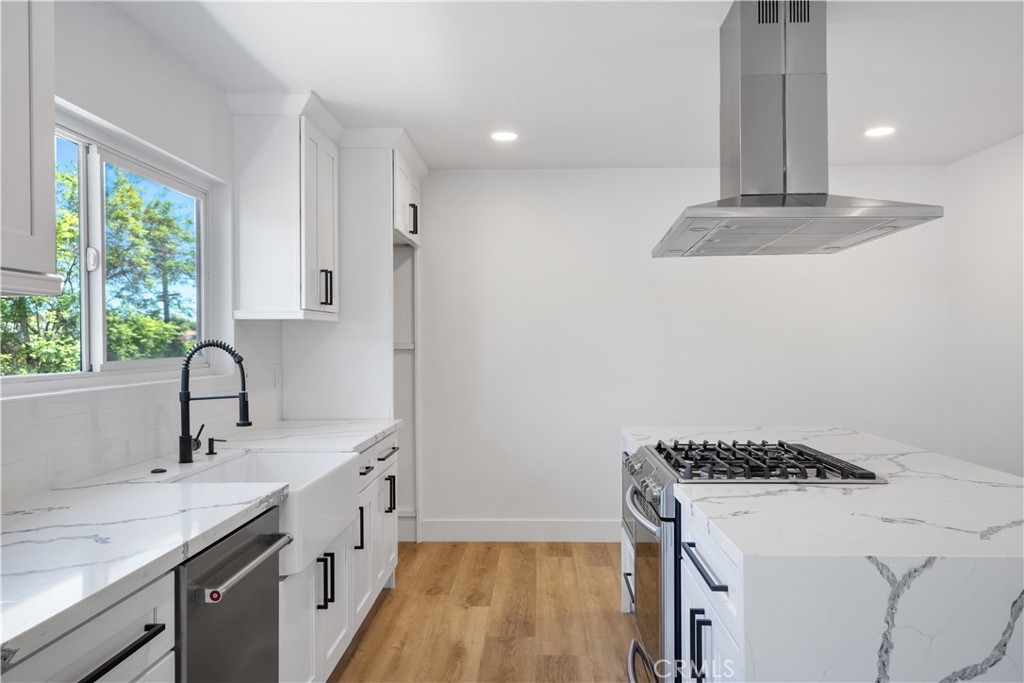 MLS #OC25150250 image #11