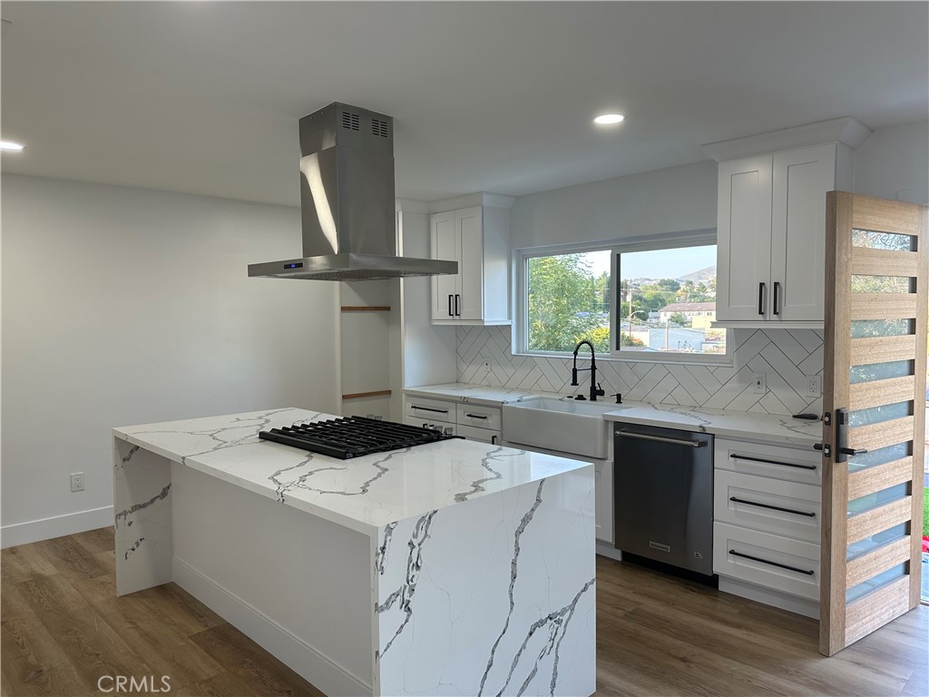 MLS #OC25150250 image #13