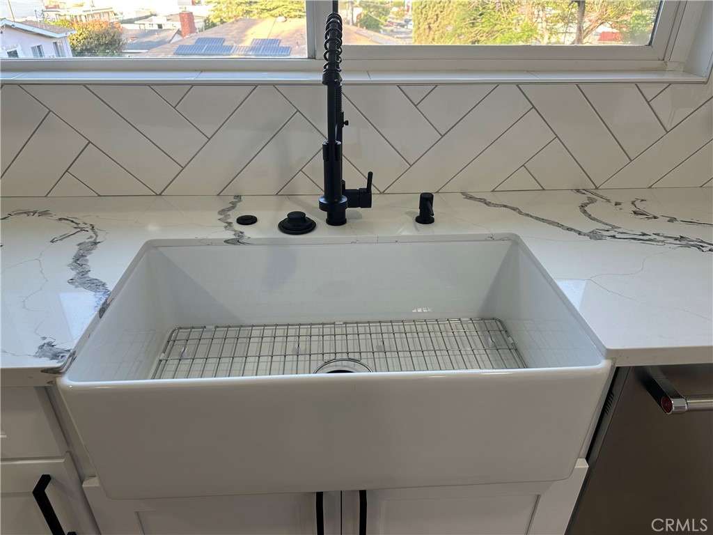 MLS #OC25150250 image #15