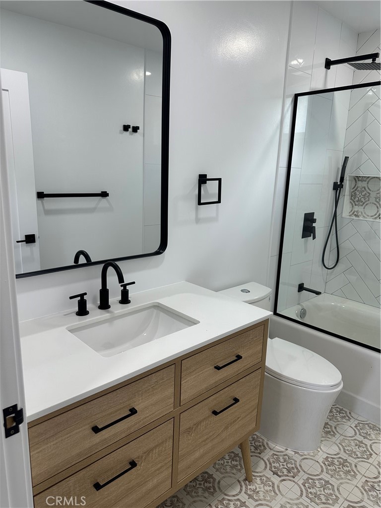 MLS #OC25150250 image #25