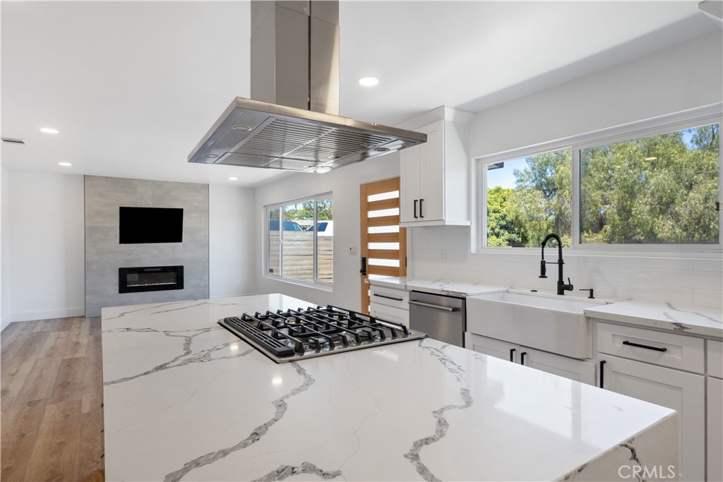 MLS #OC25150250 image #39