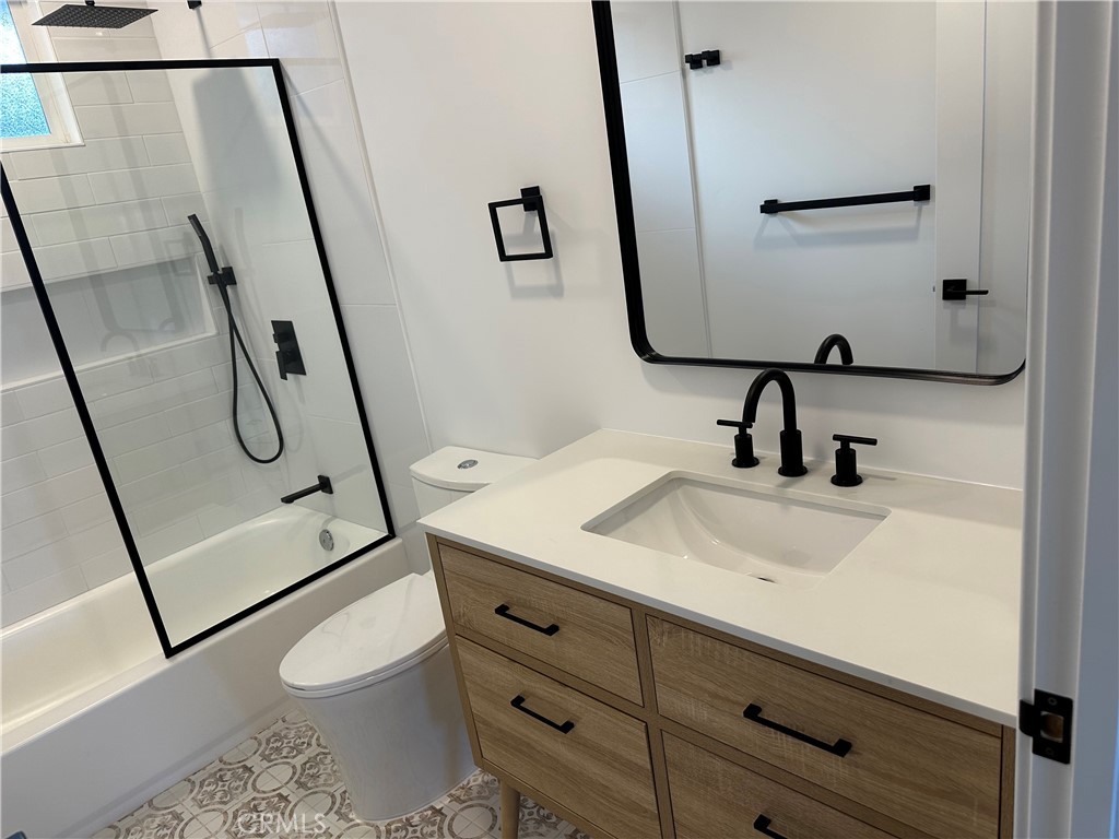 MLS #OC25150250 image #44