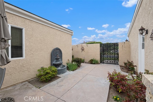 MLS #OC25150602 image #9