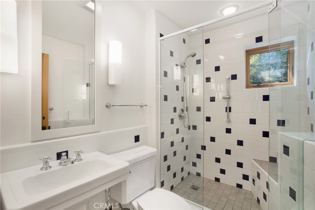 MLS #OC25150680 image #13