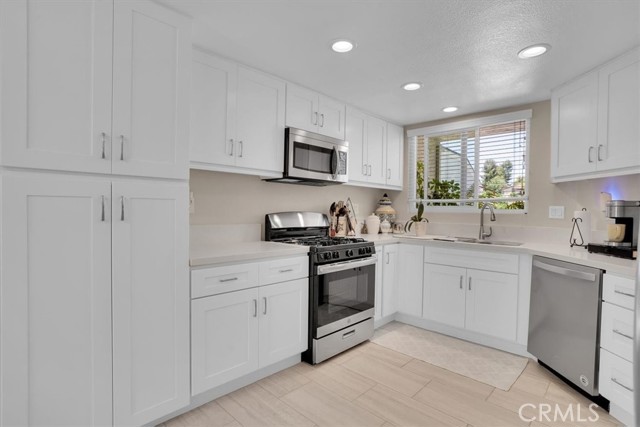 MLS #OC25151351 image #23