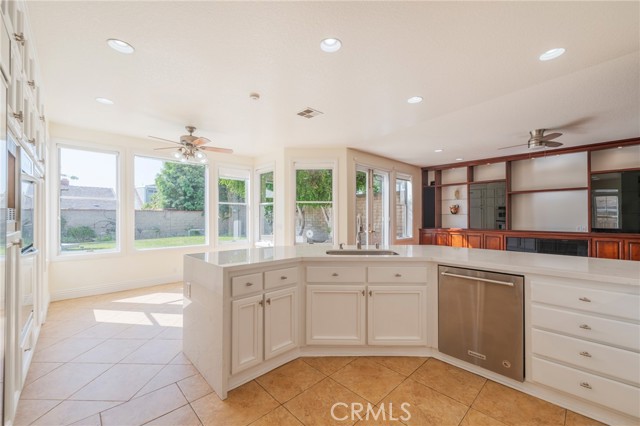 MLS #OC25152359 image #15