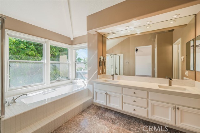 MLS #OC25152359 image #28