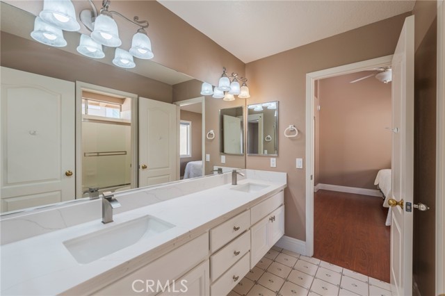 MLS #OC25152359 image #32