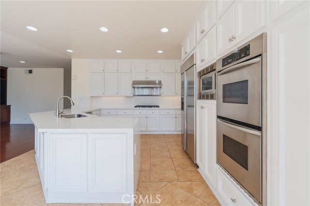 MLS #OC25152359 image #9