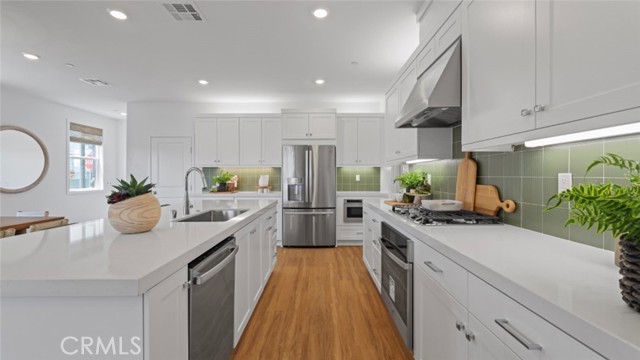 MLS #OC25152517 image #1