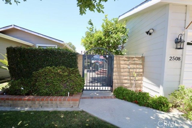 MLS #OC25152584 image #4