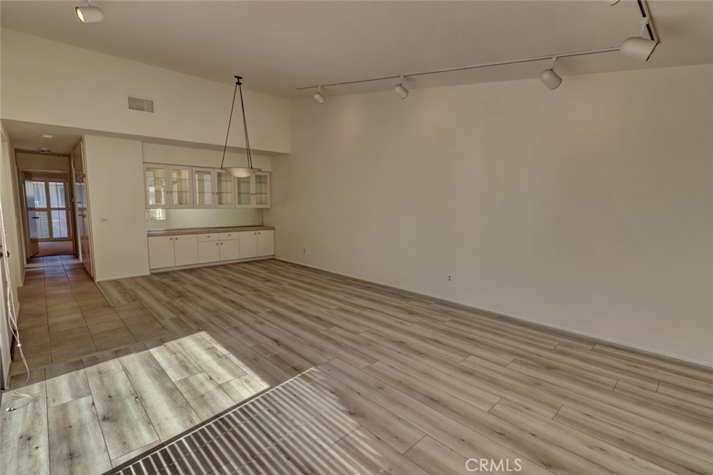 MLS #OC25152833 image #11