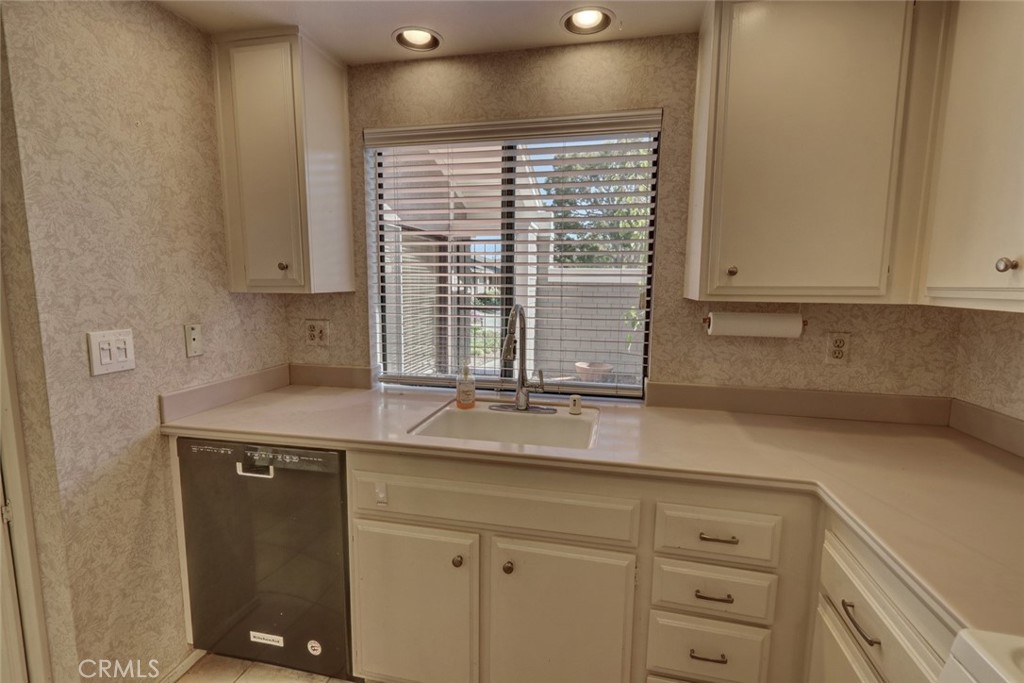 MLS #OC25152833 image #14