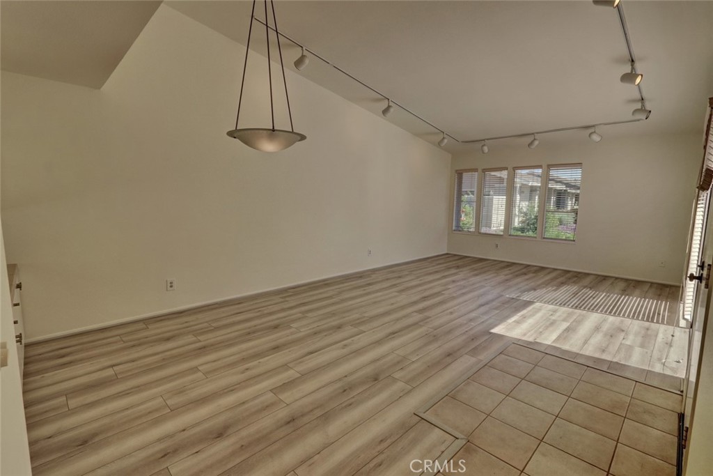 MLS #OC25152833 image #9