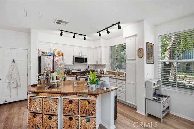 MLS #OC25153000 image #7