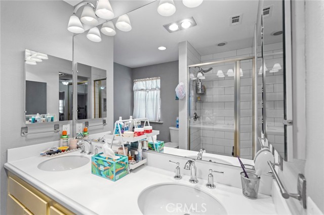 MLS #OC25153052 image #21
