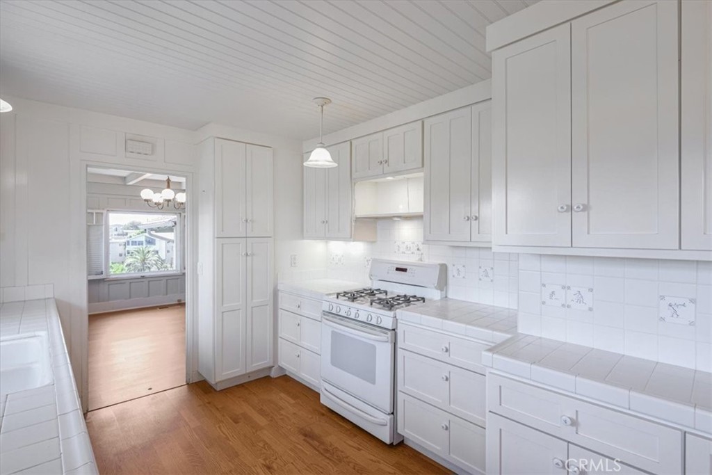 MLS #OC25153064 image #8