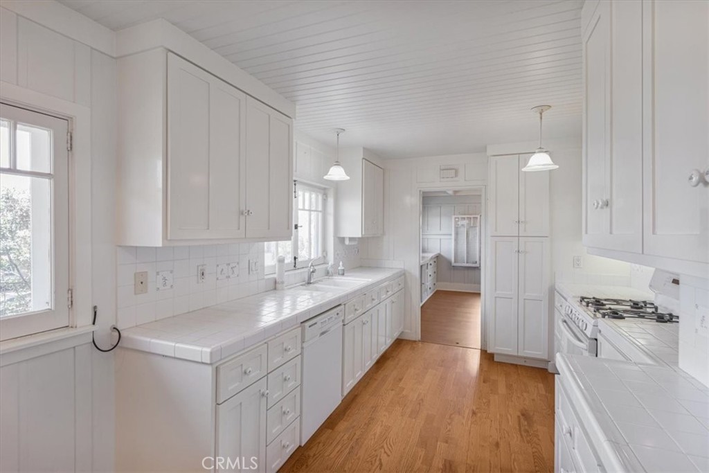 MLS #OC25153064 image #9