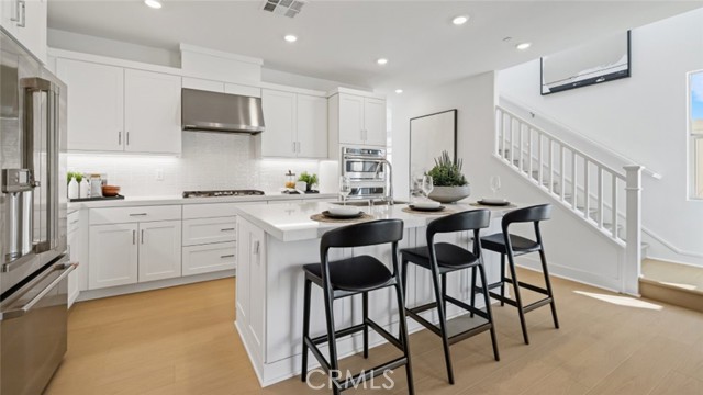 MLS #OC25153077 image #0