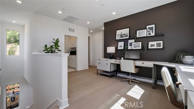 MLS #OC25153077 image #22