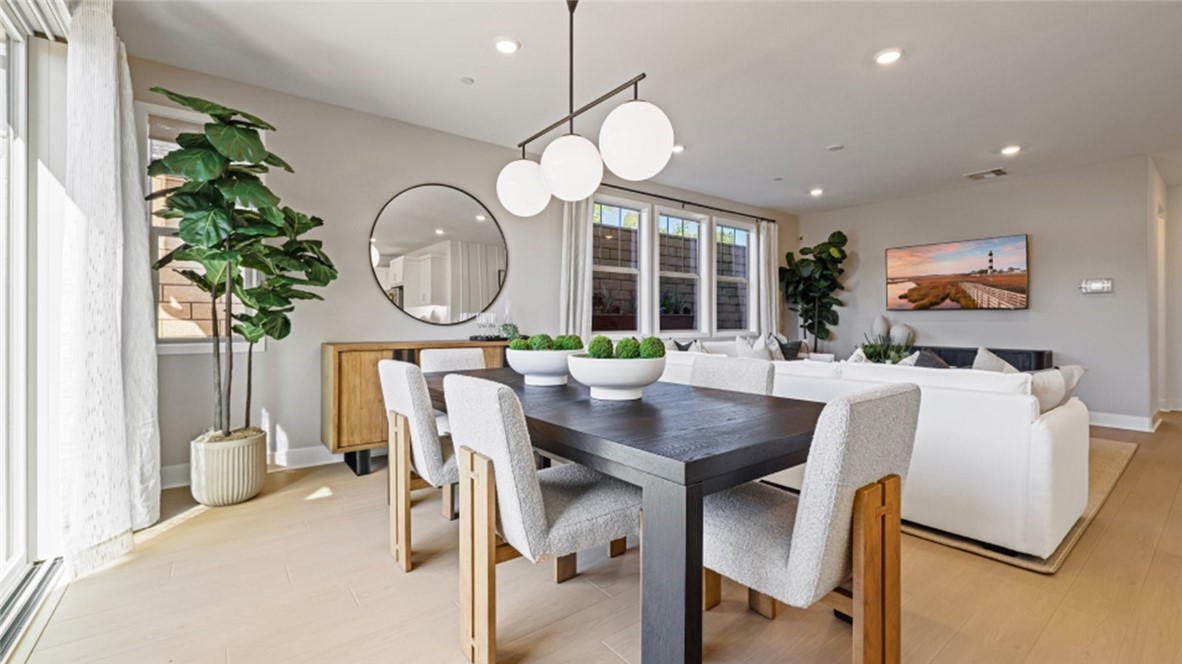 MLS #OC25153077 image #5