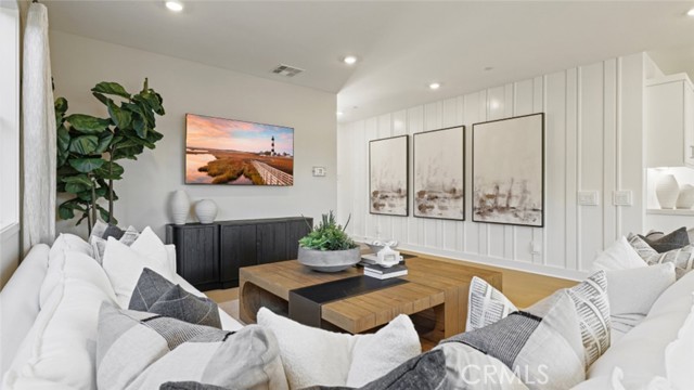 MLS #OC25153077 image #7