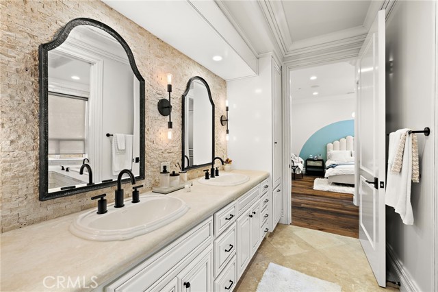 MLS #OC25153093 image #20