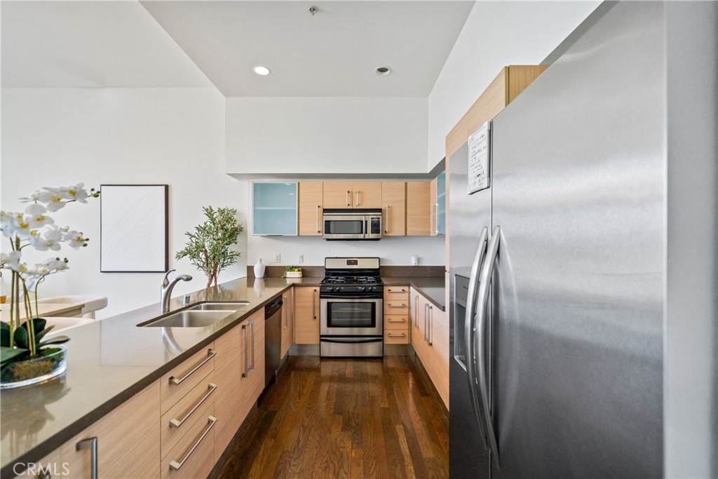 MLS #OC25153148 image #1