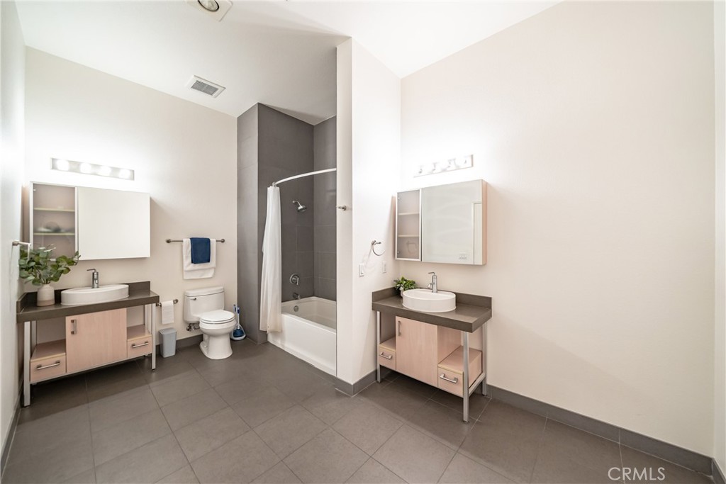 MLS #OC25153148 image #15