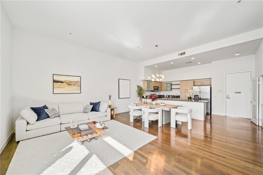 MLS #OC25153148 image #2