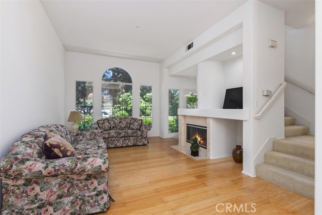 MLS #OC25153357 image #8