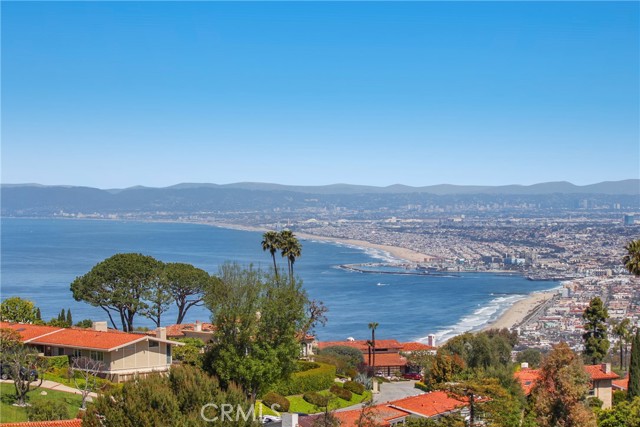 MLS #OC25153371 image #0