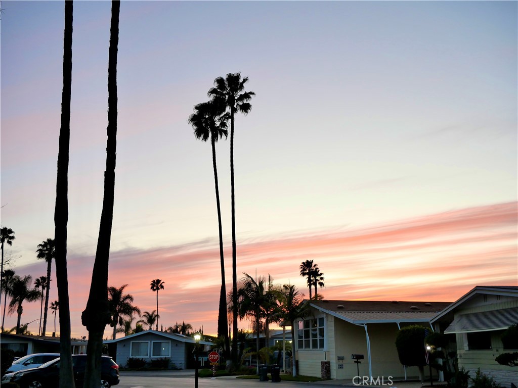 MLS #OC25153382 image #23