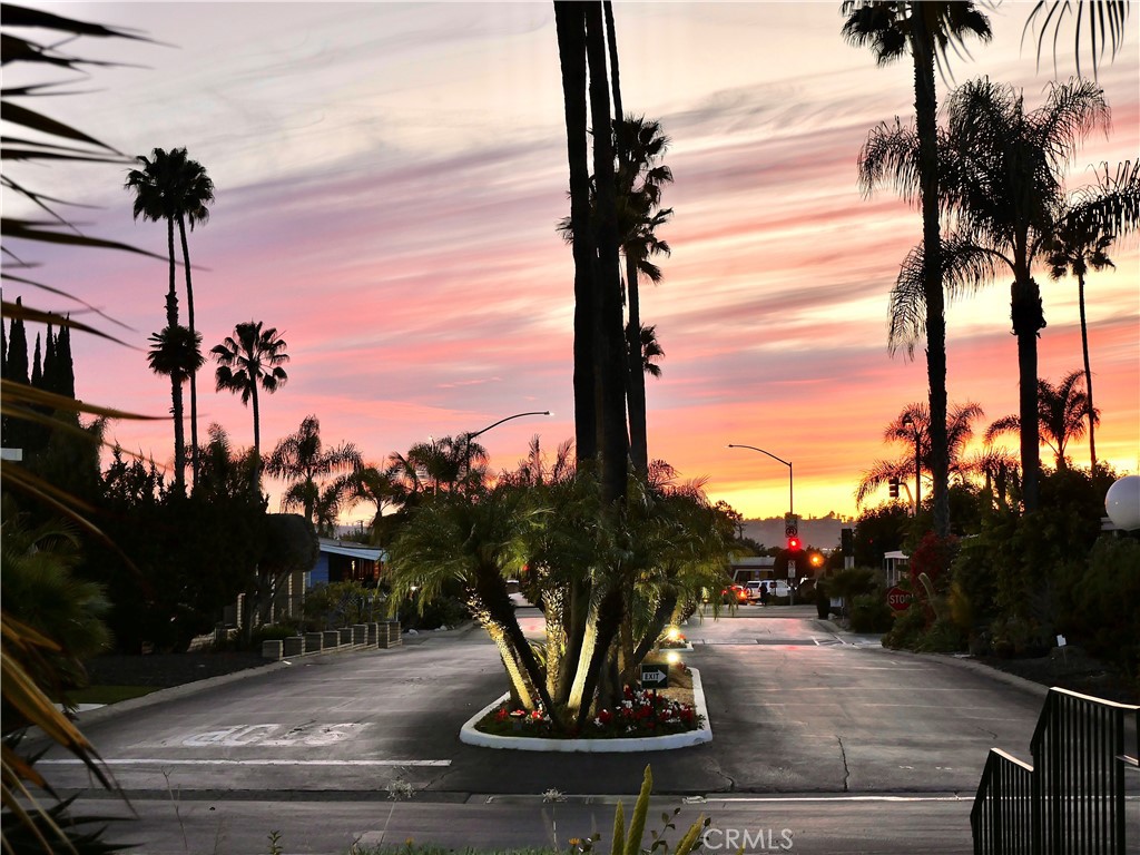 MLS #OC25153382 image #26