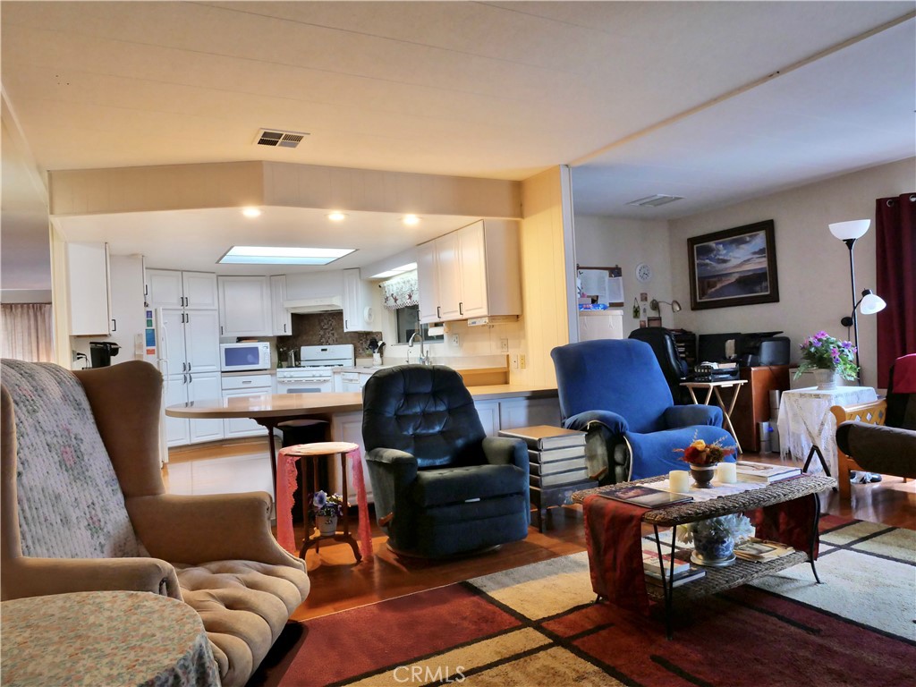 MLS #OC25153382 image #8