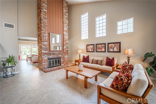 MLS #OC25154355 image #3