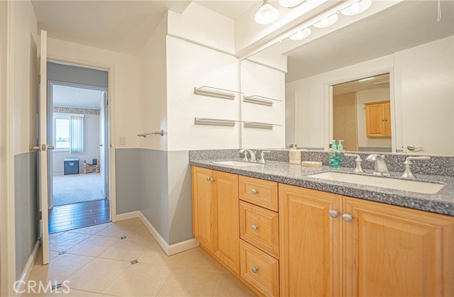 MLS #OC25154355 image #33