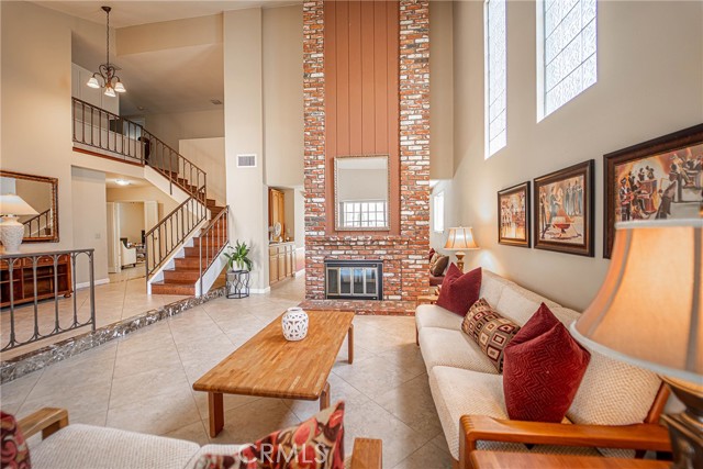 MLS #OC25154355 image #4