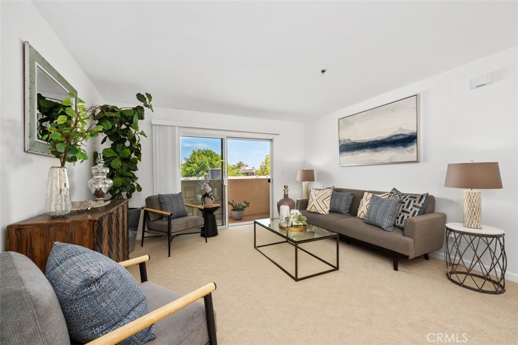 MLS #OC25154443 image #1