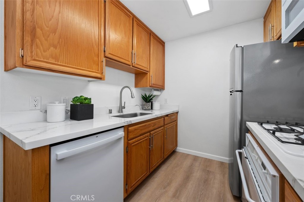 MLS #OC25154443 image #10