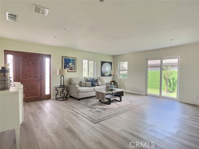 MLS #OC25154485 image #4