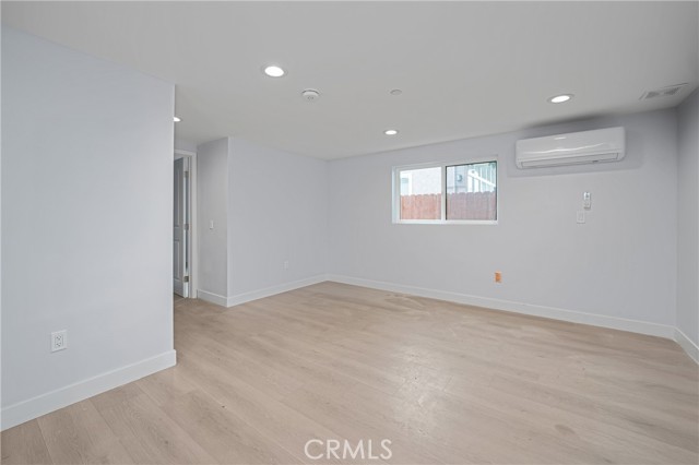 MLS #OC25154892 image #25