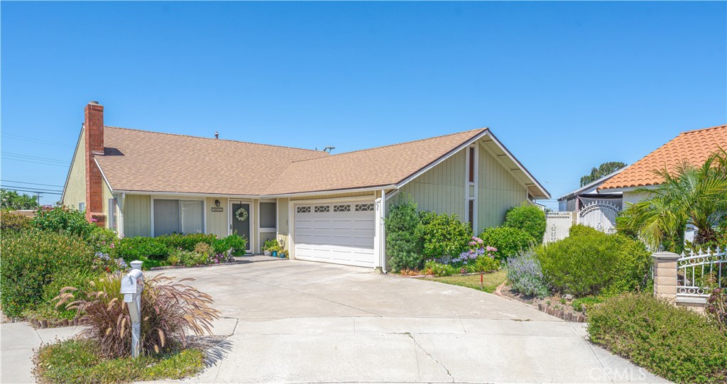 MLS #OC25155063 image #1