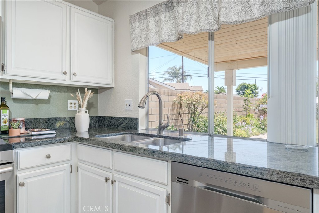 MLS #OC25155063 image #13